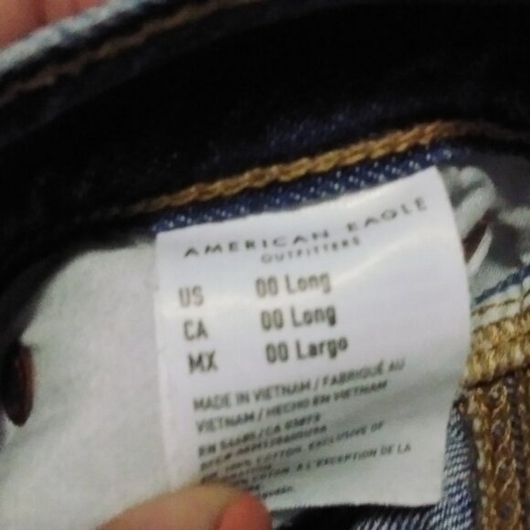 ??American eagle 90s boyfriend jean?? - Picture 3 of 4